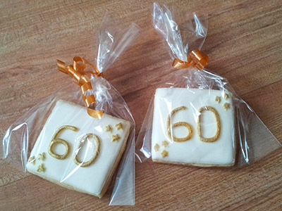 Biscoitos Decorados de Aniversário de 60 Anos Dourado Biscoitos Decorados de Aniversário de 60 Anos Dourado