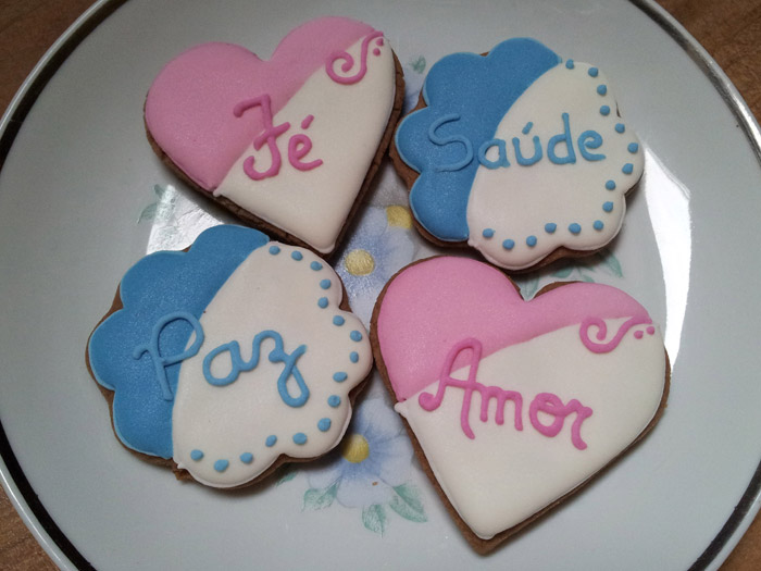 Biscoitos Decorados com Mensagens de Aniversário Biscoitos Decorados com Mensagens de Aniversário