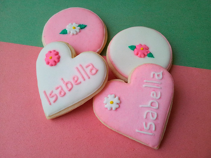 Biscoitos Decorados de Aniversrio em Rosa e Branco para a Isabella