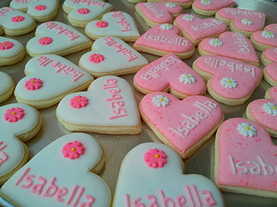 Biscoitos Decorados de Aniversrio em Rosa e Branco para a Isabella