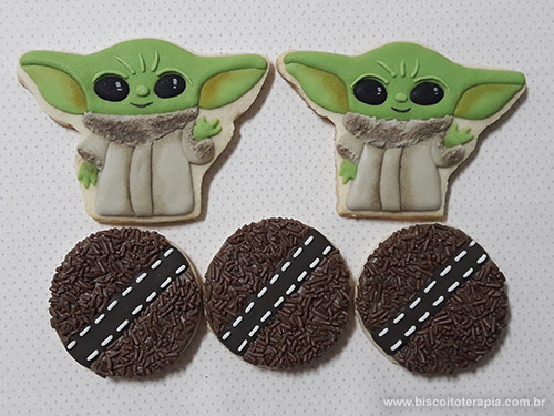 Biscoitos Decorados de Baby Yoda