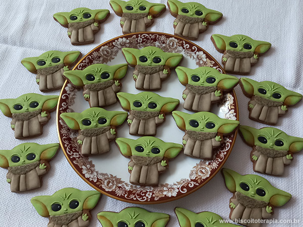 Biscoitos Decorados de Baby Yoda