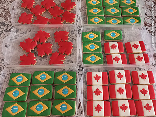 Biscoitos Decorados de Bandeiras Canadá e Brasil Biscoitos Decorados de Bandeiras Canadá e Brasil