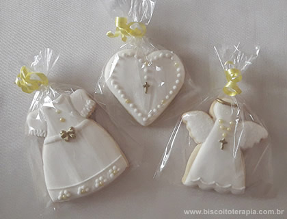 Biscoitos Decorados Batizado em Branco e Dourado Biscoitos Decorados Batizado em Branco e Dourado