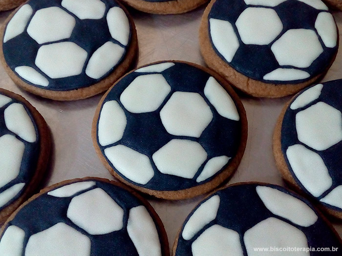 Biscoitos Decorados de Bola de Futebol Biscoitos Decorados de Bola de Futebol