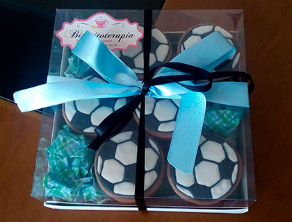 Biscoitos Decorados de Bola de Futebol