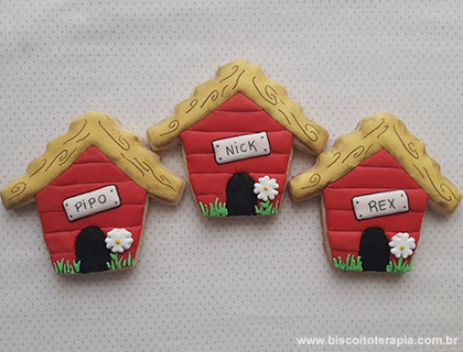 Biscoitos Decorados de Casinha de Cachorro em 3D Biscoitos Decorados de Casinha de Cachorro em 3D