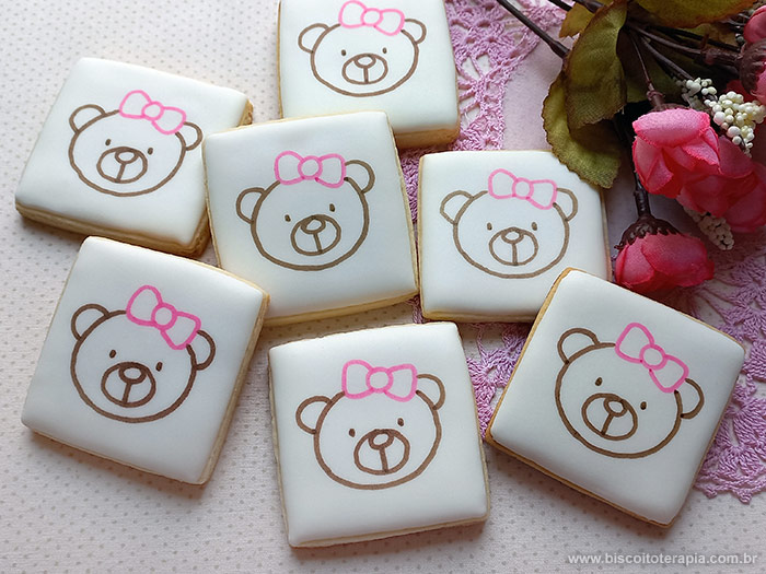 Biscoitos Decorados para Chá de Bebê com tema de Ursinha Biscoitos Decorados para Chá de Bebê com tema de Ursinha
