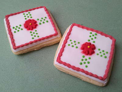 Biscoitos Decorados com Confeitos Floridos Biscoitos Decorados com Confeitos Floridos