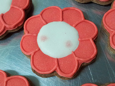 Biscoitos Decorados de Flores Felizes