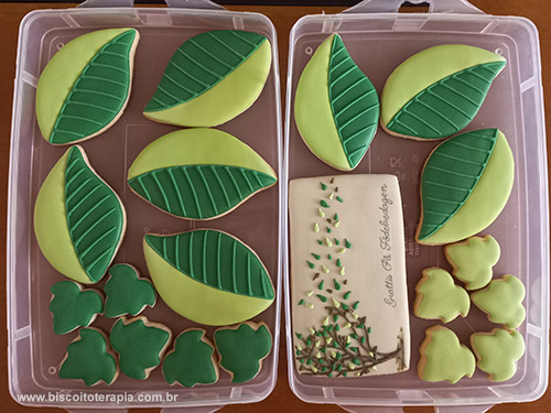 Biscoitos Decorados de Folhas ao Vento Biscoitos Decorados de Folhas ao Vento