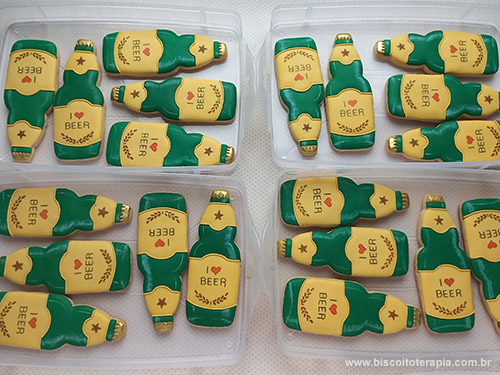 Biscoitos Decorados de Garrafa de Cerveja Biscoitos Decorados de Garrafa de Cerveja