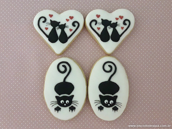 Biscoitos Decorados de Gatinhos Pretos