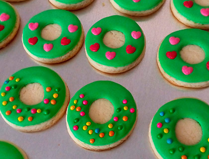 Biscoitos Decorados de Guirlandas de Natal Biscoitos Decorados de Guirlandas de Natal