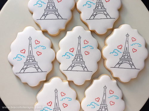 Biscoitos Decorados de Ladybug e Cat Noir Biscoitos Decorados de Ladybug e Cat Noir