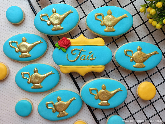 Biscoitos Decorados de Lâmpada do Aladdin Biscoitos Decorados de Lâmpada do Aladdin