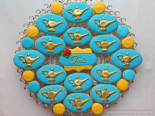 Biscoitos Decorados de Lâmpada do Aladdin Biscoitos Decorados de Lâmpada do Aladdin
