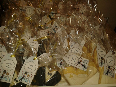 Biscoitos Decorados de Noivado - Camila e Mauro Biscoitos Decorados de Noivado - Camila e Mauro