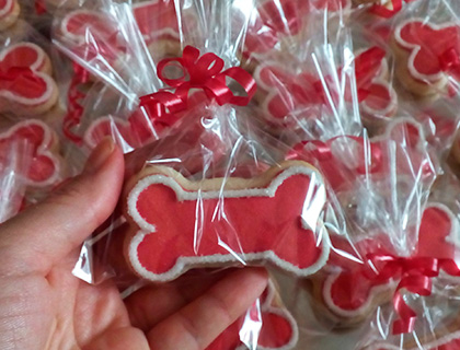 Biscoitos Decorados de Ossinhos com Borda