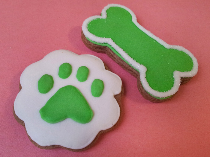 Biscoitos Decorados de Osso e Patinha Verdes