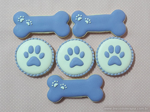 Biscoitos Decorados de Patinhas e Ossinhos Coloridos Biscoitos Decorados de Patinhas e Ossinhos Coloridos