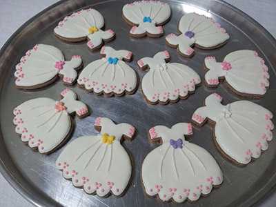 Biscoitos Decorados de Vestido para Daminhas Biscoitos Decorados de Vestido para Daminhas
