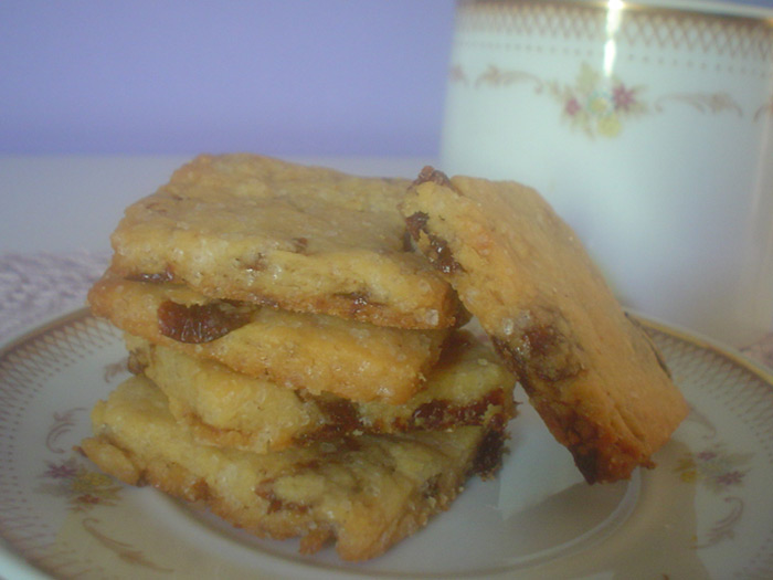 Biscoitos Amanteigados com Passas