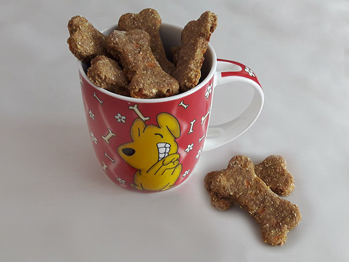 Biscoitos Caninos de Cenoura e Banana