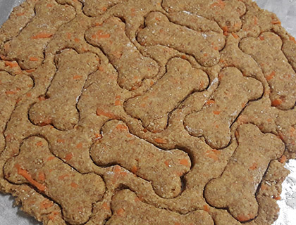 Biscoitos Caninos de Cenoura e Banana Biscoitos Caninos de Cenoura e Banana