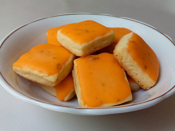 Petit Four de Laranja