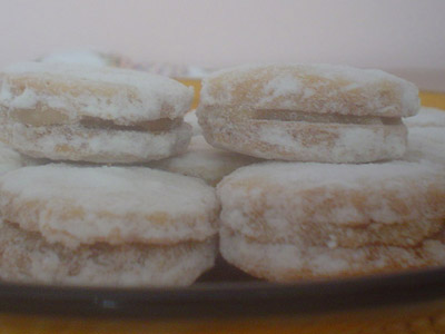 Biscoitos Recheados de Doce de Leite Biscoitos Recheados de Doce de Leite