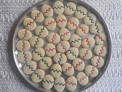 Biscoitos de Páscoa não decorados Biscoitos de Páscoa não decorados