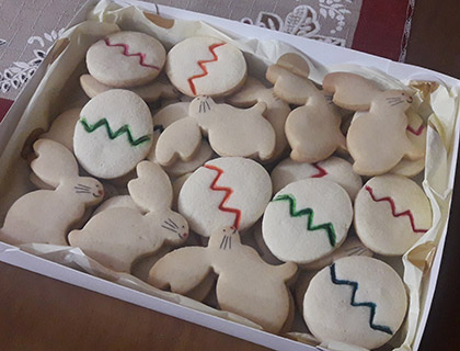 Biscoitos de Páscoa não decorados Biscoitos de Páscoa não decorados