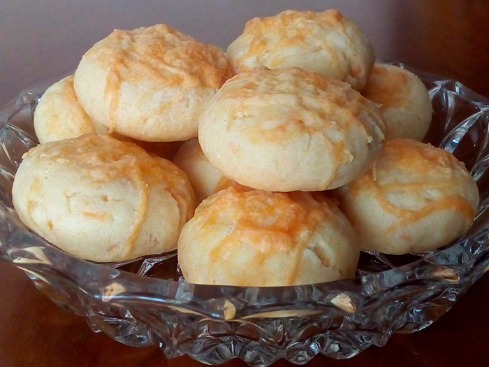 Biscoitos de Queijo Ralado