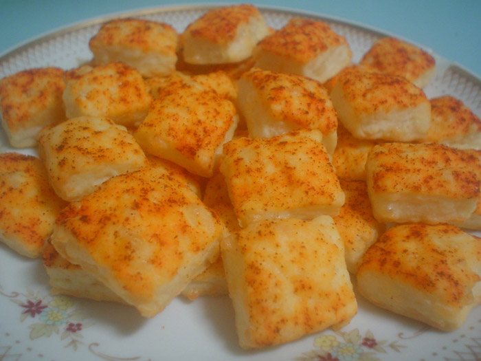 Quadradinhos de Queijo e Pprica