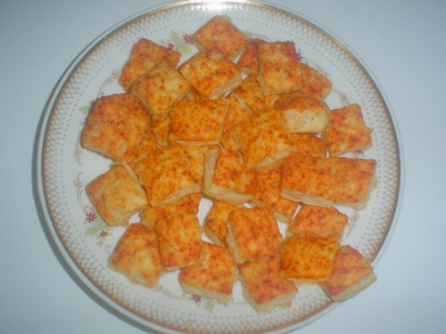 Quadradinhos de Queijo e Páprica Quadradinhos de Queijo e Páprica